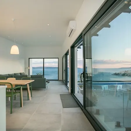 Olive Exclusive - 8 People, Heated Pool, Okrug Gornji, Sea View トロギール