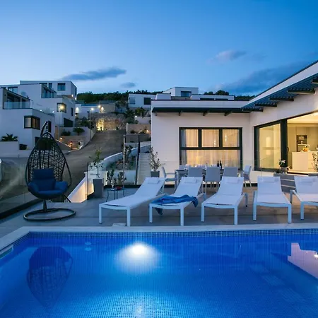 Olive Exclusive - 8 People, Heated Pool, Okrug Gornji, Sea View Villa Trogir