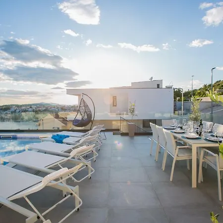 Willa Olive Exclusive - 8 People, Heated Pool, Okrug Gornji, Sea View Trogir