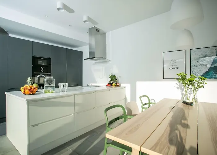 Olive Exclusive - 8 People, Heated Pool, Okrug Gornji, Sea View トロギール