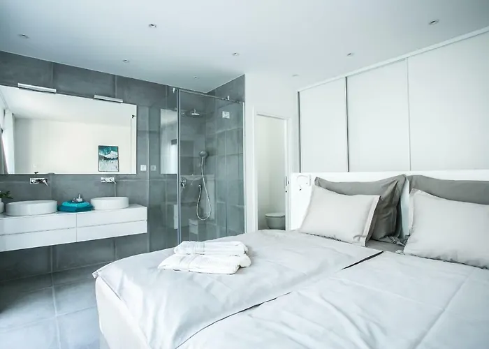 ヴィラ Olive Exclusive - 8 People, Heated Pool, Okrug Gornji, Sea View