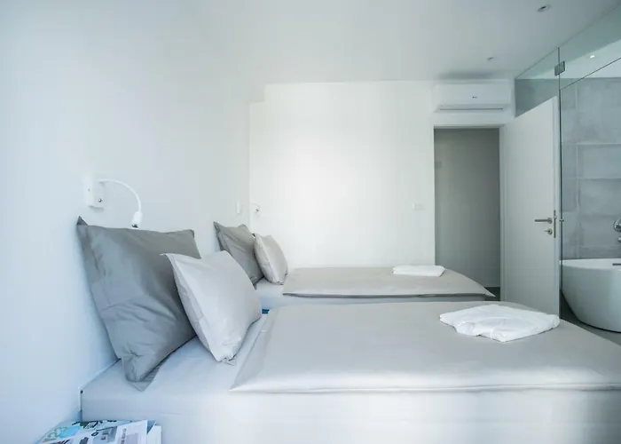 빌라 Olive Exclusive - 8 People, Heated Pool, Okrug Gornji, Sea View *