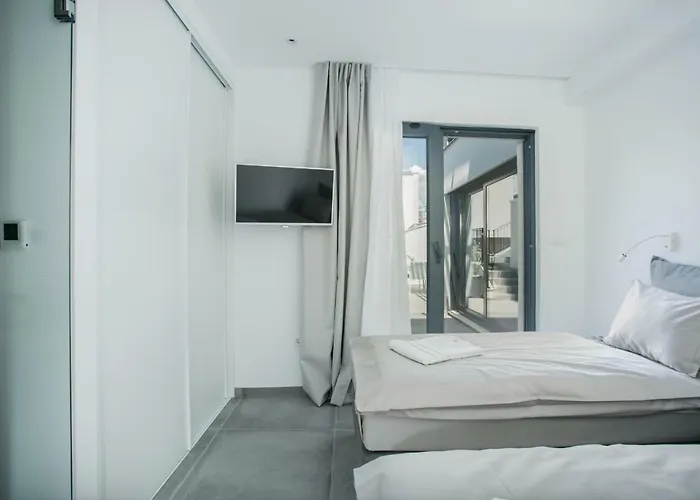 Olive Exclusive - 8 People, Heated Pool, Okrug Gornji, Sea View *