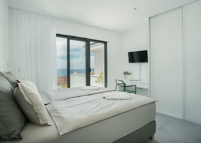 Olive Exclusive - 8 People, Heated Pool, Okrug Gornji, Sea View * 트로기르