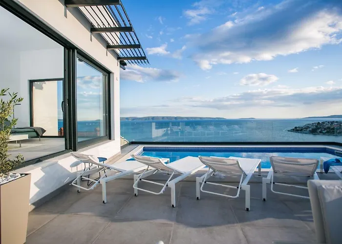 Olive Exclusive - 8 People, Heated Pool, Okrug Gornji, Sea View 빌라 트로기르