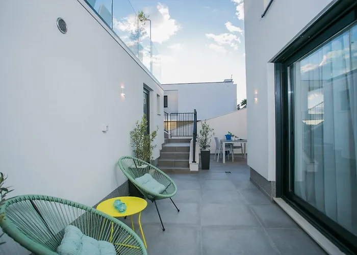 Olive Exclusive - 8 People, Heated Pool, Okrug Gornji, Sea View ヴィラ *