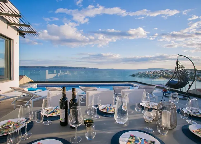 Olive Exclusive - 8 People, Heated Pool, Okrug Gornji, Sea View トロギール