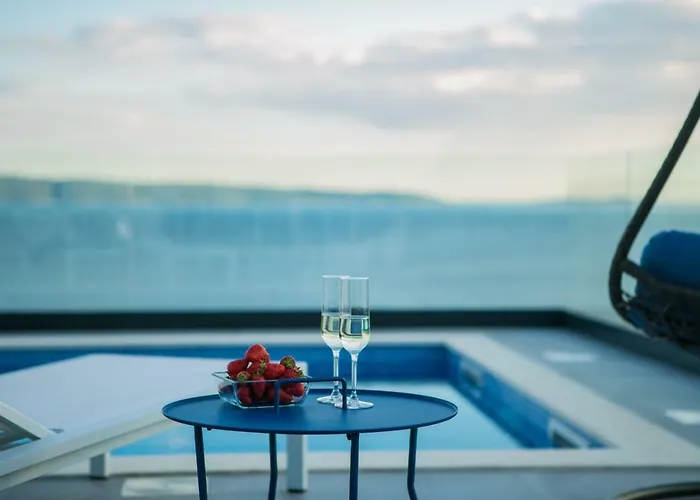 Olive Exclusive - 8 People, Heated Pool, Okrug Gornji, Sea View トロギール