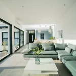 Olive Exclusive - 8 People, Heated Pool, Okrug Gornji, Sea View *