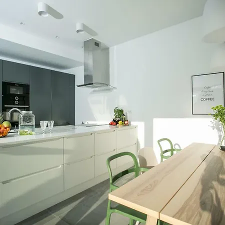 Olive Exclusive - 8 People, Heated Pool, Okrug Gornji, Sea View تروغير