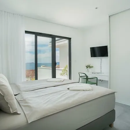 Olive Exclusive - 8 People, Heated Pool, Okrug Gornji, Sea View * تروغير