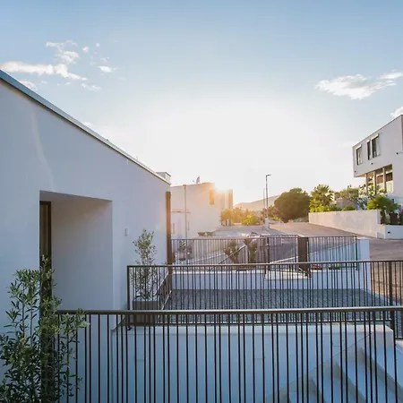 فيلة Olive Exclusive - 8 People, Heated Pool, Okrug Gornji, Sea View