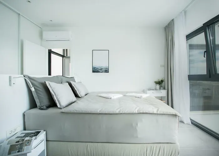 Olive Exclusive - 8 People, Heated Pool, Okrug Gornji, Sea View *