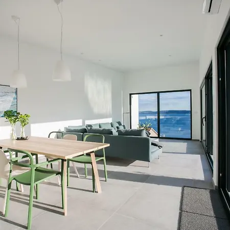 Olive Exclusive - 8 People, Heated Pool, Okrug Gornji, Sea View Trogir